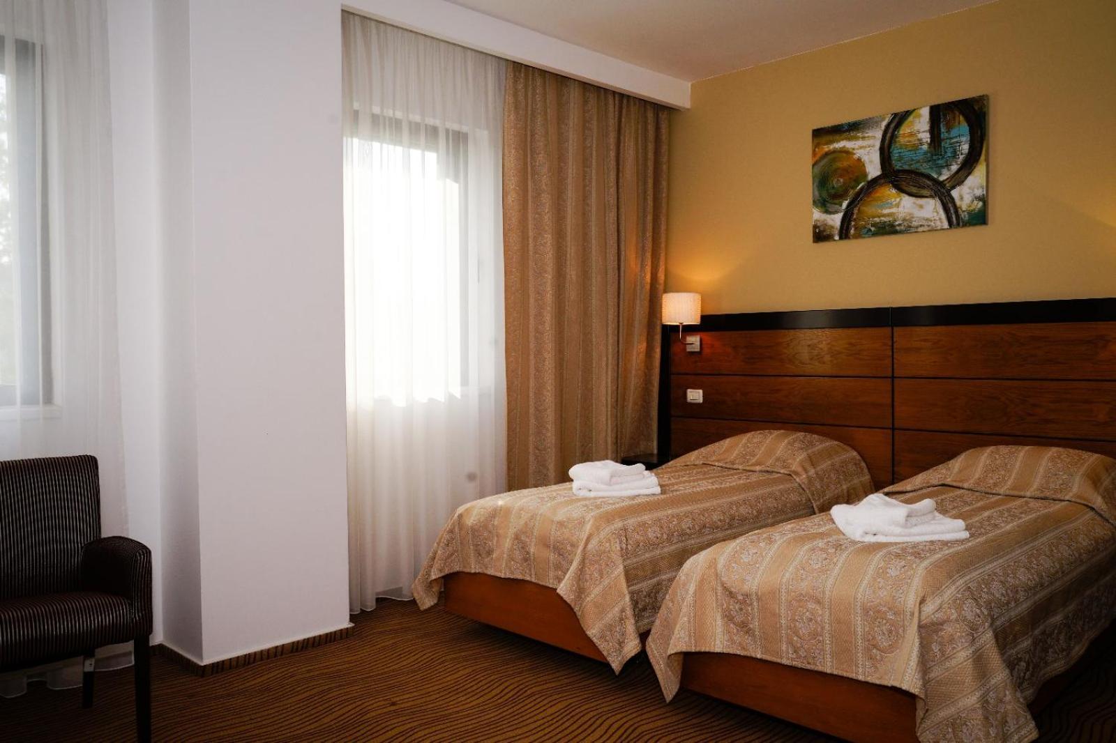 Hotel Criss Бухарест Экстерьер фото