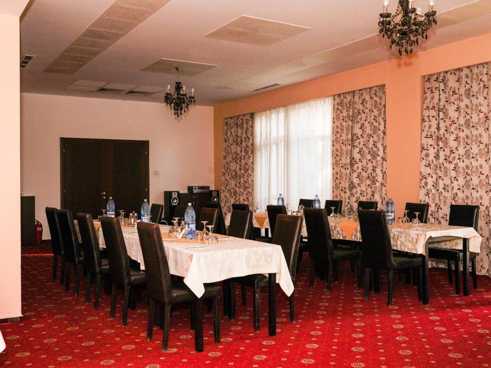 Hotel Criss Бухарест Экстерьер фото
